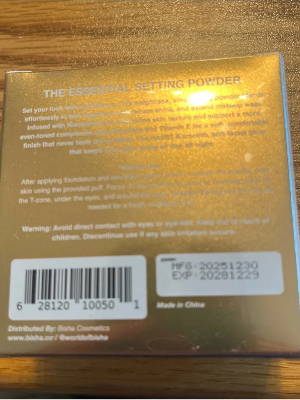 BISHA Translucent Setting Powder - Gold Compact